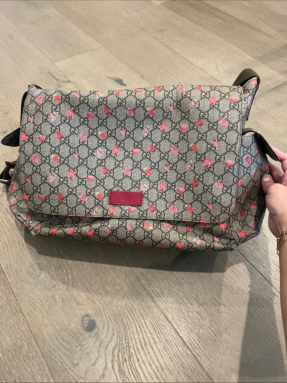 Gucci GG Supreme Diaper Bag with Strawberry Motif - Limited Edition - Picture 1 of 16